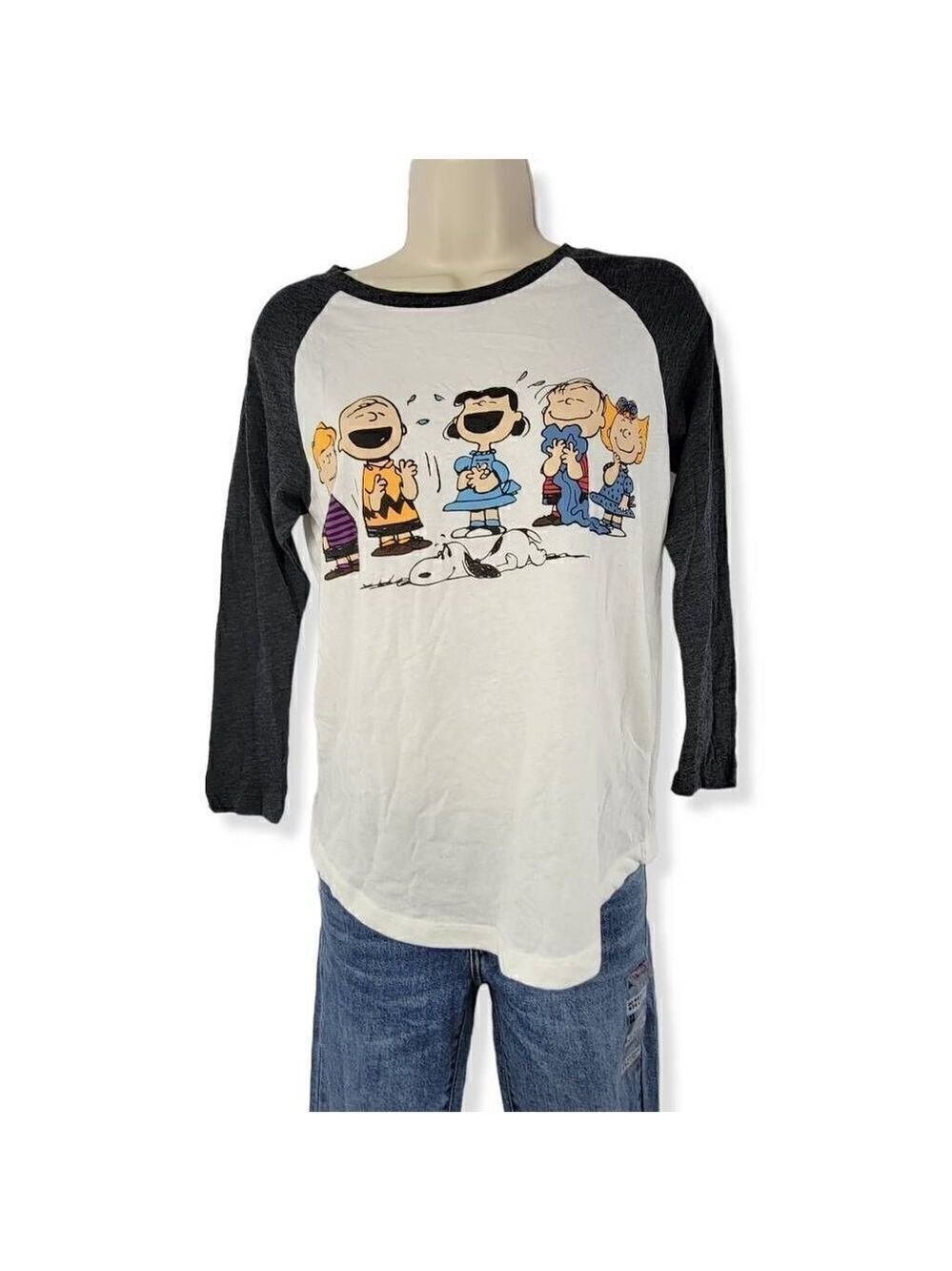 Peanuts Raglan Gray and off White Top Small Jrs.